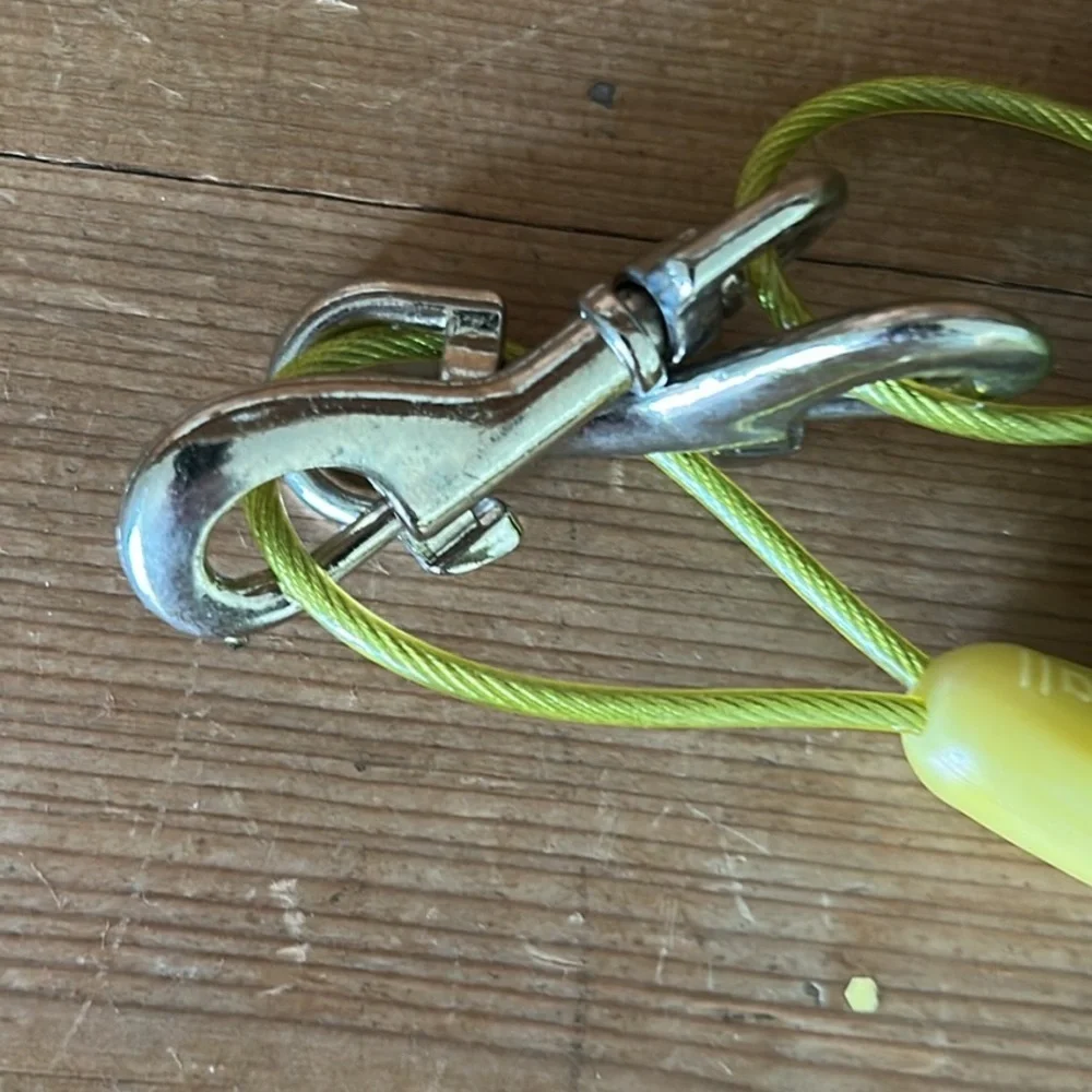 Pet Champion Dog Tie-Out Cable 25ft 30lbs Dogs Animals Yard Leash NEW!